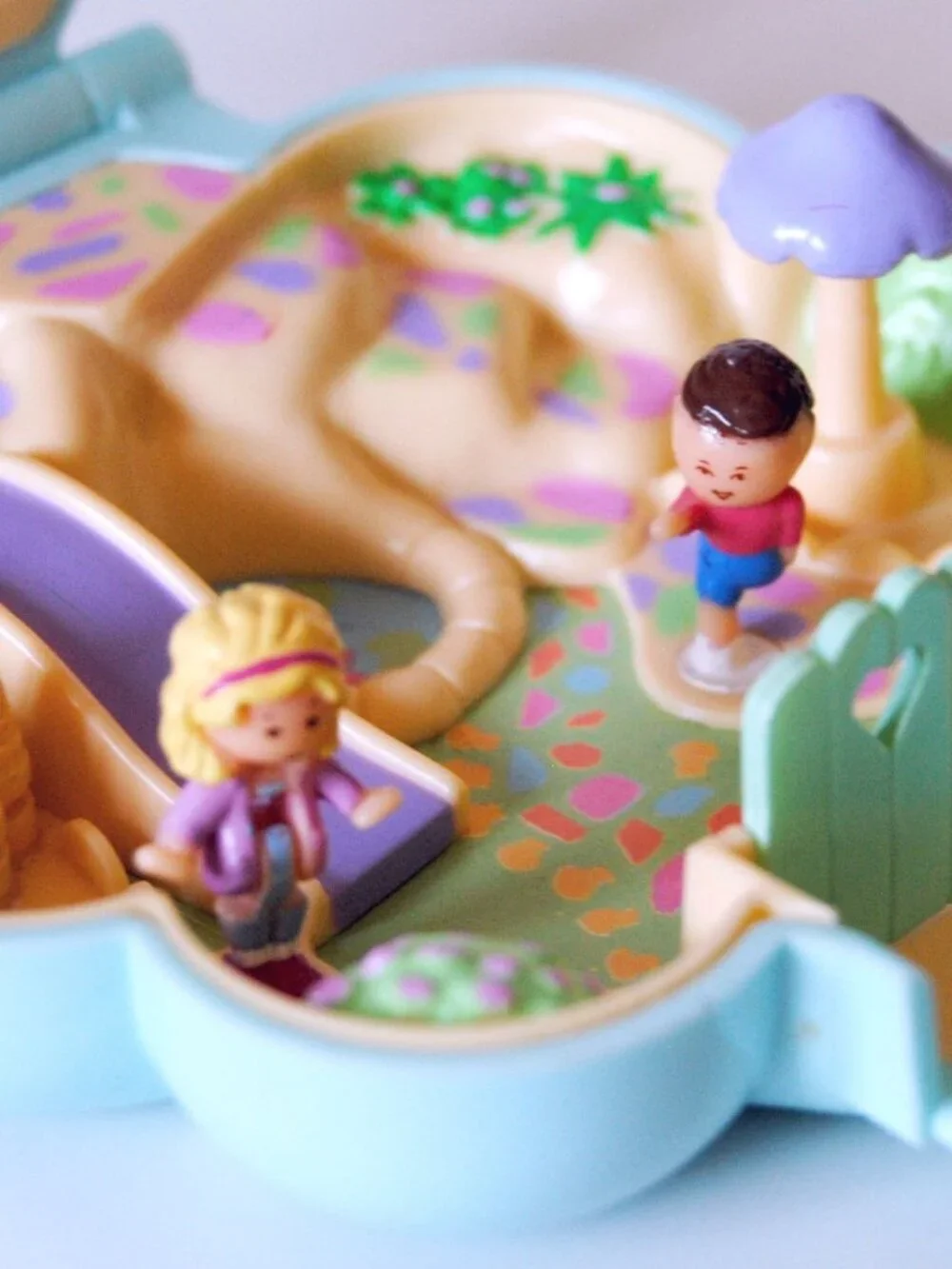 Polly Pocket 1990 Midge’s Flower Shop Compact Bluebird  2 Dolls Vintage